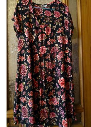 Трикотажна футболка -туніка з модним принтом (на невелике зростання це плаття )