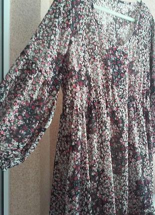 Напівпрозора блузка - туніка в квітковий принт2 фото