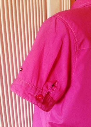 Приталенная и удлиненная блуза с воланами "tommy hilfiger" розового цвета4 фото
