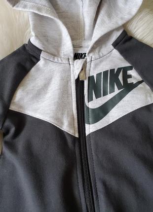 Комбинезон nike baby 
6 м2 фото