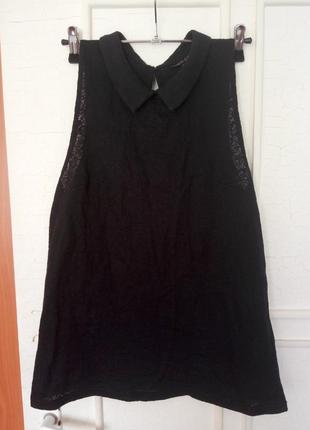 Чорна майка блузка з коміром з фактурної тканини topshop