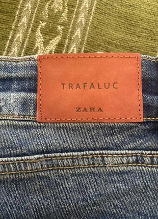 Шикарні, джинси,з вишитими маками, дуже круті, від бренду zara.9 фото