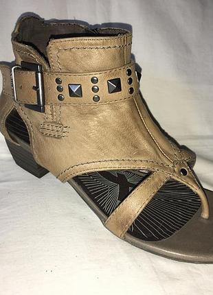 Босоніжки *tamaris* шкіра німеччина р. 38 (25.00 см)