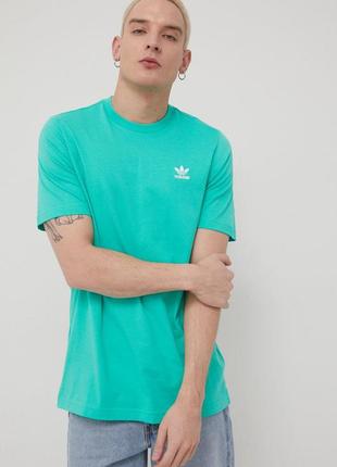 Футболка adidas loungewear adicolor essentials