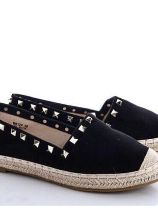 Слипоны/балетки черные с заклёпками р36-40