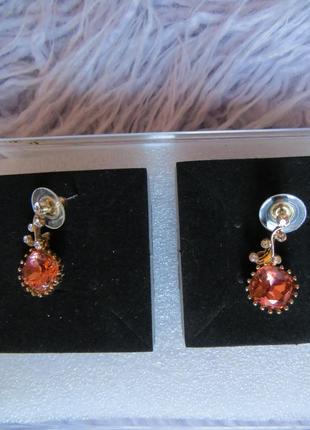 Красивые вечерние серьги под золото .