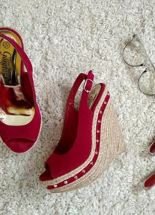 Шикарные босоножки new look