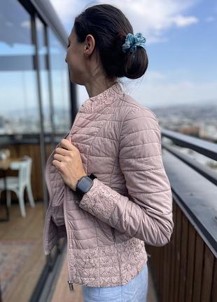 Стеганая  курточка guess s