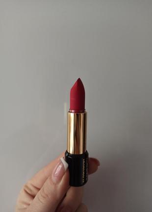 Матовая помада #82 tapis rouge lancome