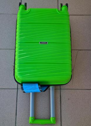 Надёжный чемодан carbon 2020 полипропилен8 фото