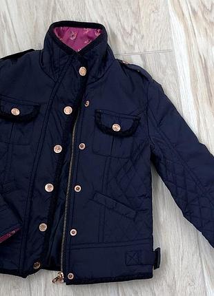 Стильна курточка осіння