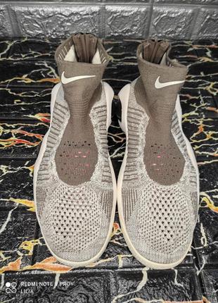 Класнючі легкі кросівки nike flight 2