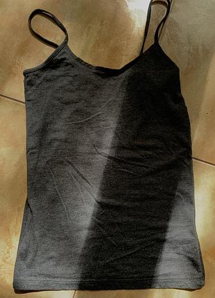 Звичайна,сіренька майка