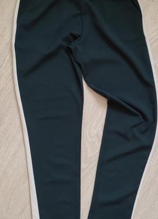 Нові зелені брюки штани з білими полосками лампаси2 фото