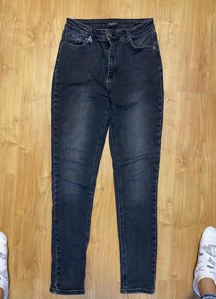 Джинси скінні
