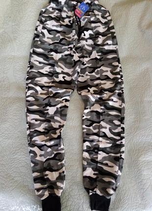 Спортивные брюки р/р 48,трикотаж.