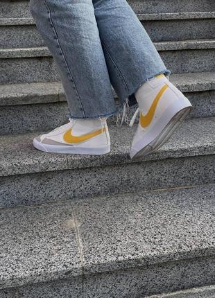 Кроссовки nike blazer mid 77 vintage yellow4 фото