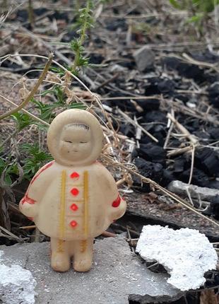 Чукча дети в национальных костюмах дружба народов ссср целлулоид колкий пластик миниатюрная кукла северянка винтаж