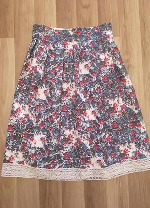 Спідниця міді