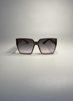 Женские солнцезащитные очки пудровые градиент с блестящими дужками4 фото