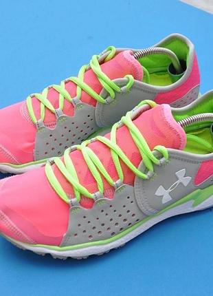 Жіночі кросівки under armour