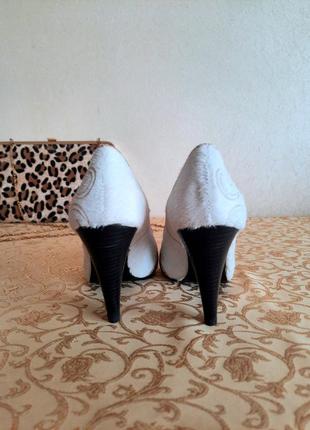 Белые нарядные туфли на высоком каблуке натуральная кожа3 фото