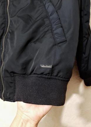 Tom tailor брендова куртка з капюшоном темно-синя курточка на тонкому синтепоні жіноча5 фото