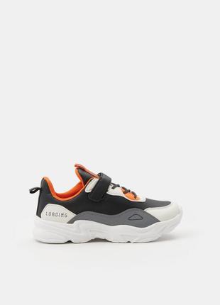 Класні кросівки на липучках 🧡