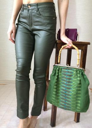 Жіночі шкіряні зелені джинси. стрейчеві, тягнуться.1 фото