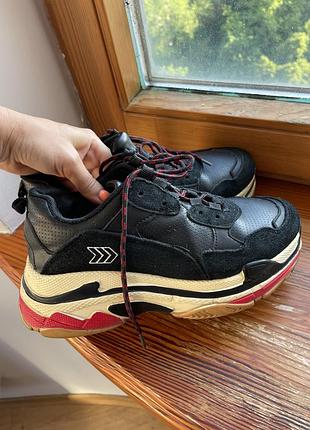 Шкіряні кросівки жіночі