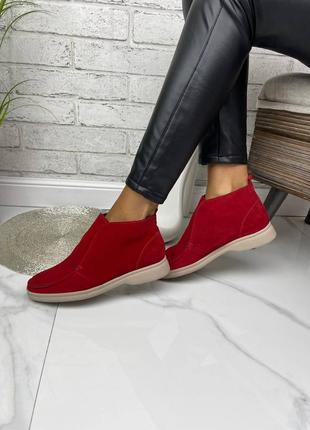 Жіночі червоні замшеві черевички1 фото