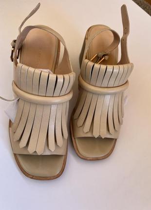 Босоножки кожа