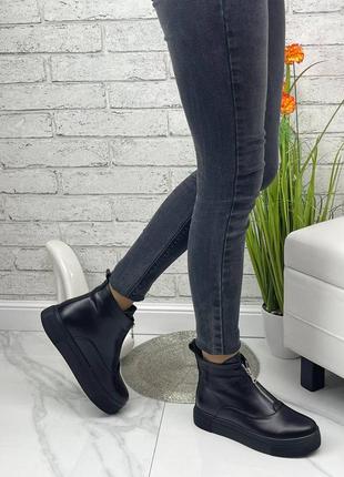 Женские черные демисезонные ботинки4 фото