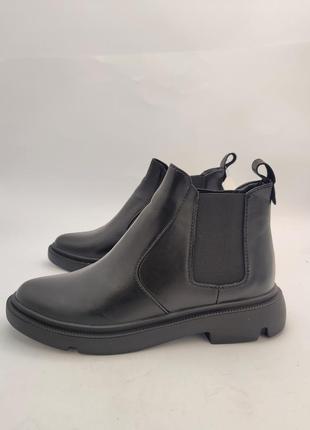 Шкіряні жіночі ботильйони черевики челсі демісезонні чорні на каблуку 36 женские челси каблук sau