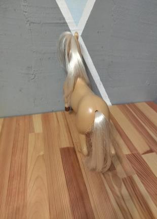 Пластиковий коник підходять для барбі 6