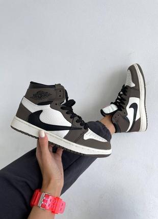 Жіночі шкіряні кросівки nike air jordan 1 retro "travis scott". коричневий з чорним та білим1 фото