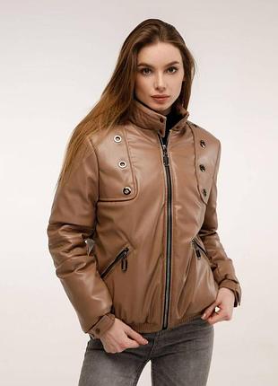 Стильная женская демисезонная куртка из эко-кожи