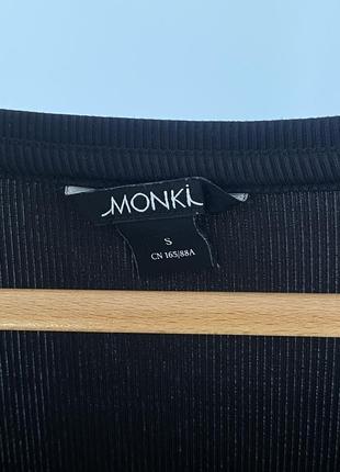 Чорна кофтинка в рубчик monki 7