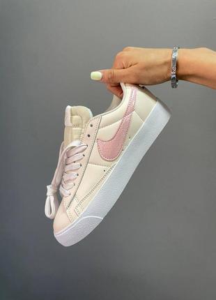 Жіночі кросівки nike blazzer low glitter pink

женские кроссовки найк аир форс