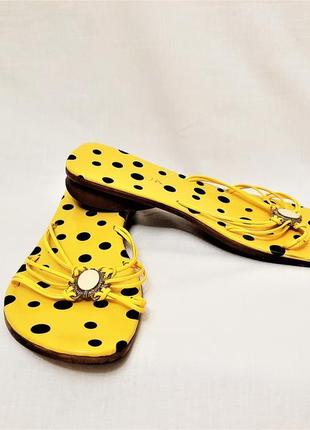 Босоножки шлёпанцы жёлтые в чёрные горошки лаковая кожа босоножки женские р41