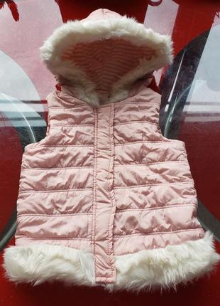 Розовый утепленный жилет lilly wicket жилетка с капюшон и подол мех 4-5-6 л 104-110-116
