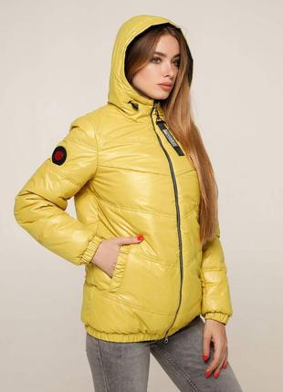Фабричная стеганная демисезонная женская желтая куртка5 фото