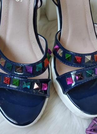 Босоніжки ok shoes жіночі на каблуці з шипами розмір 393 фото