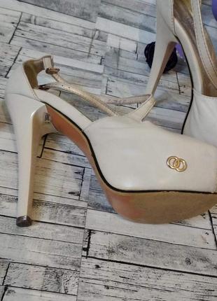 Босоножки на каблуке stella marco женские молочные размер 377 фото