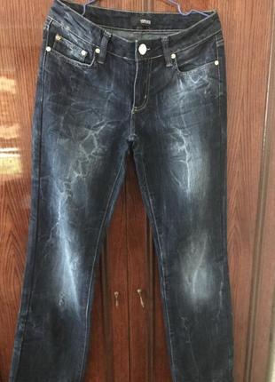 Фирменные джинсы