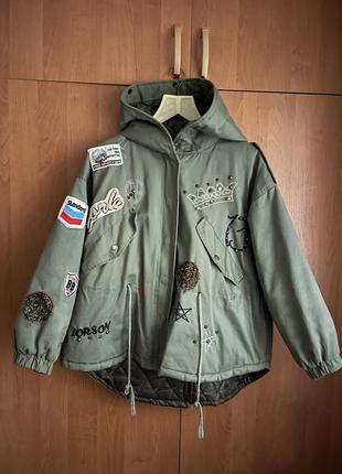 Стильна жіноча куртка