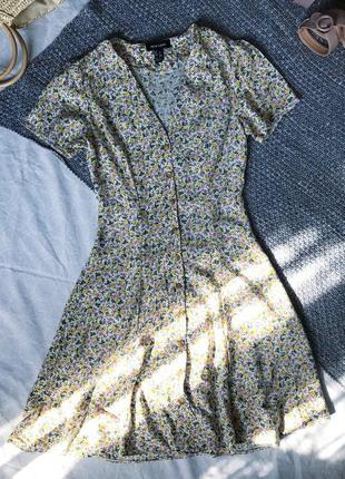 Легка літня сукня