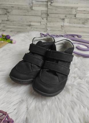 Дитячі черевики bartek на хлопчика, шкіряні чорні на липучках розмір 313 фото