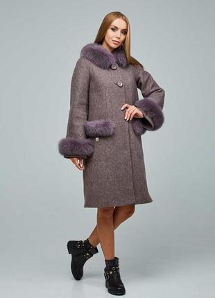 Зимове пальто з хутряним коміром1 фото