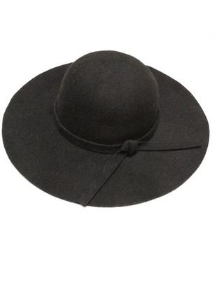 Шляпа с широкими полями. элегантная шляпа из шерсти2 фото